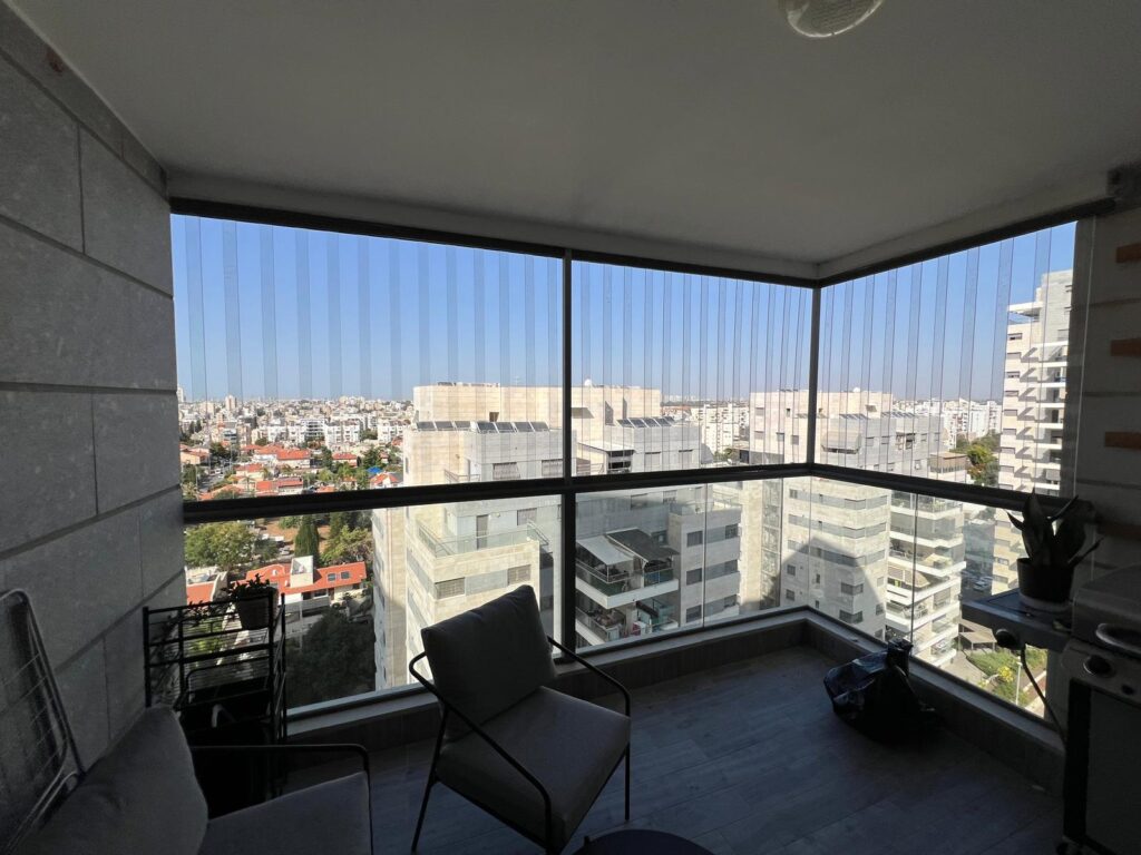 סורגים שקופים לחלל הבית