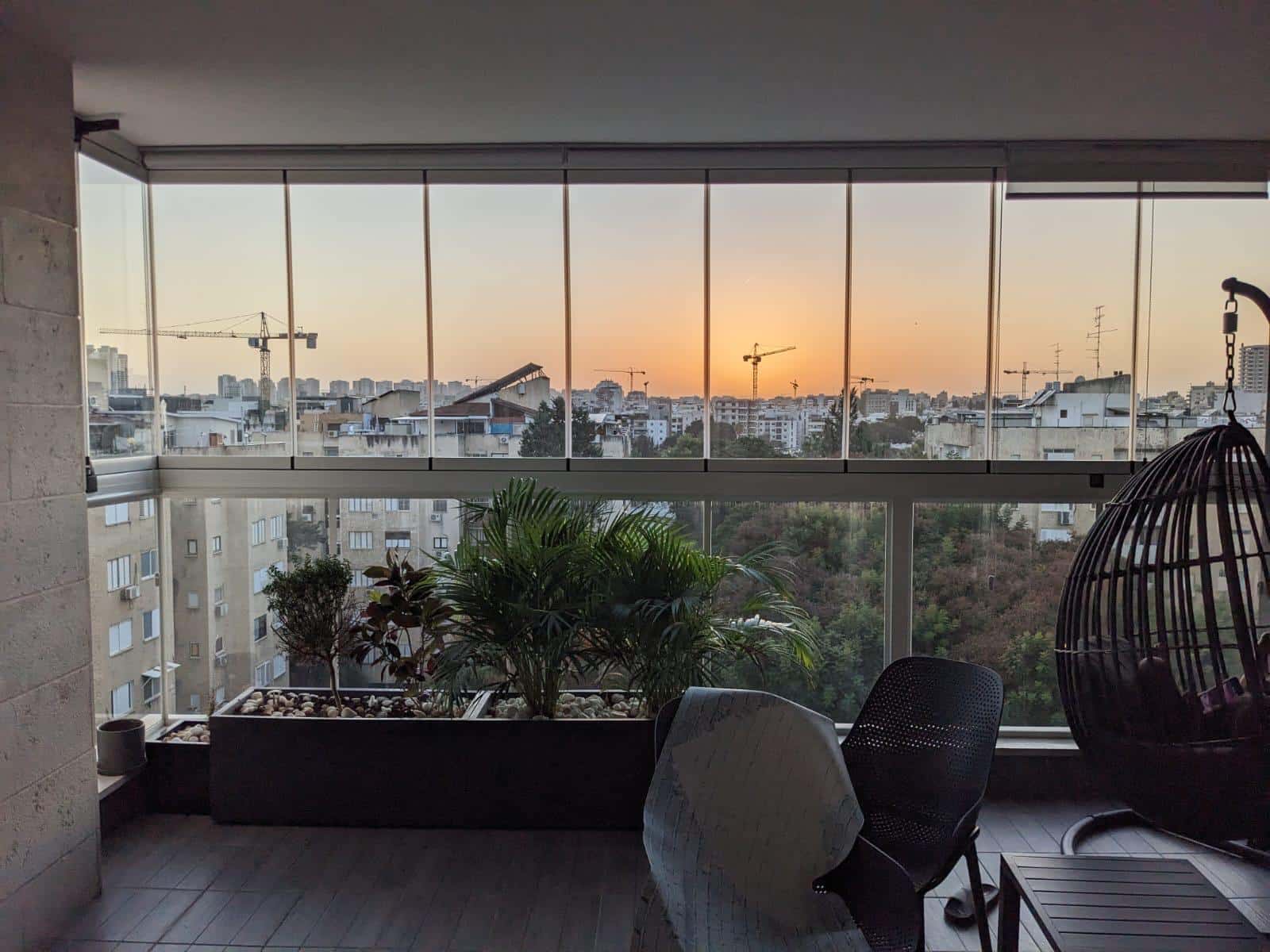 סגירת מרפסת מקצועית ב-Clear Ly